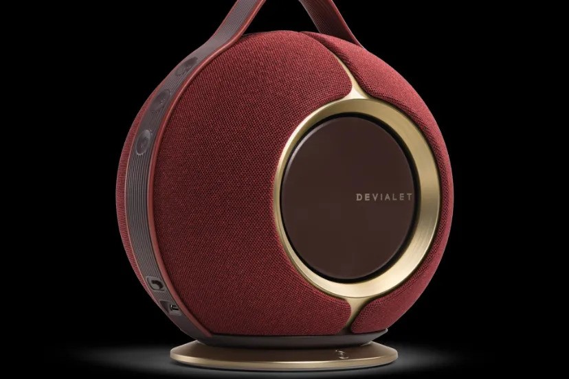 اسپیکر پرمیوم با طراحی منحصربه‌فرد و پوشش طلای ۲۴ عیار