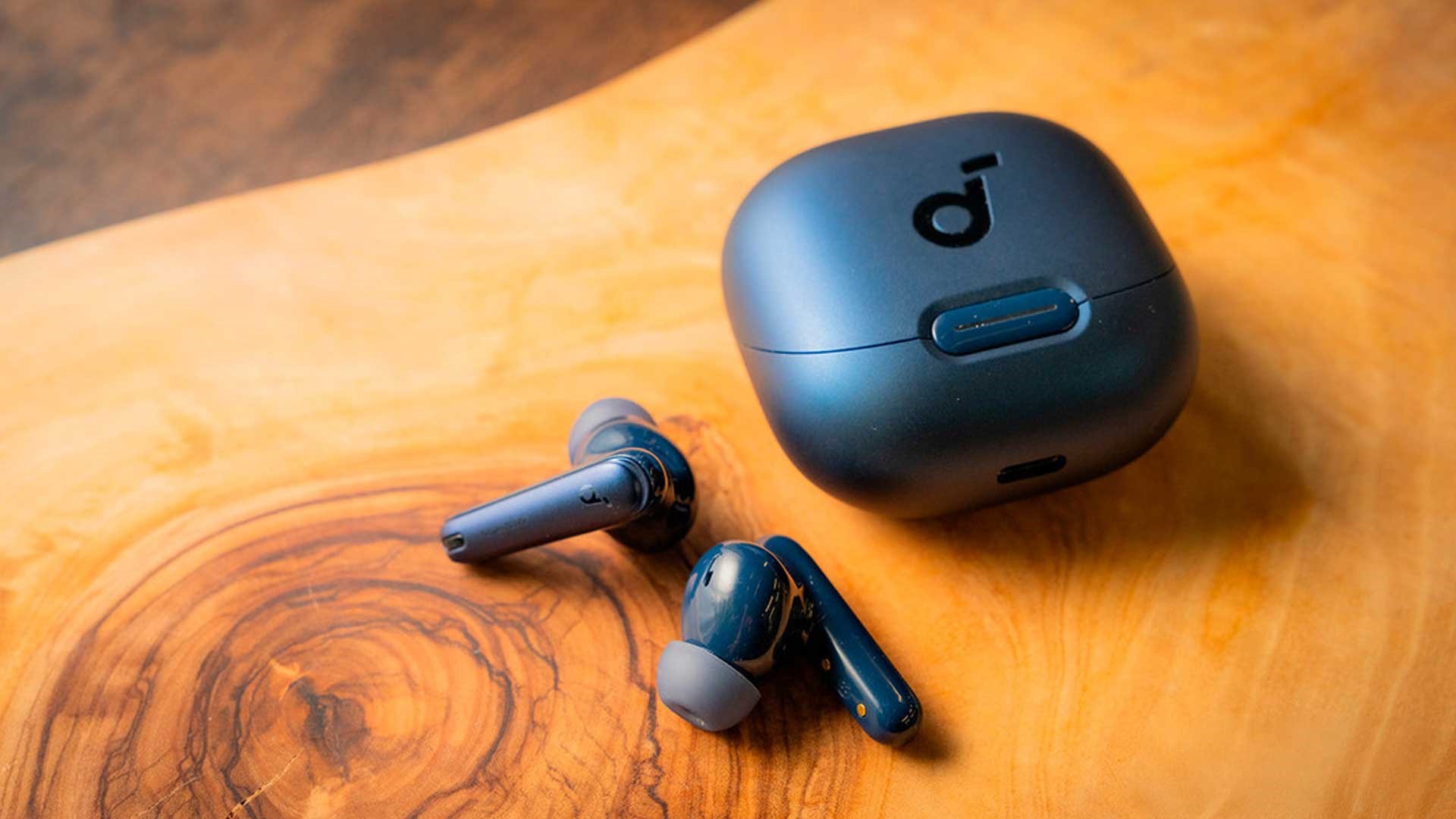 بهترین انتخاب هندزفری Anker Soundcore Liberty 4 NC